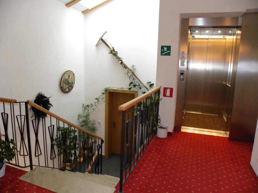 Hotel B&B Martha Brunico Esterno foto